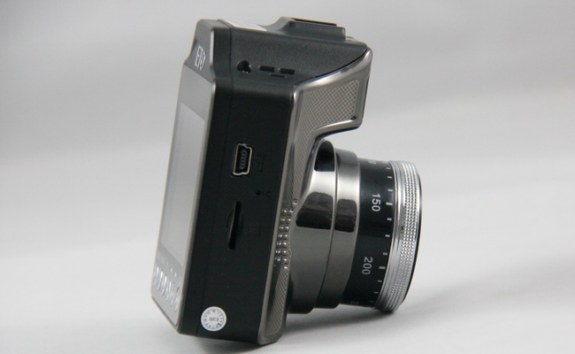 易圖M121預(yù)警記錄一體機 易圖M121預(yù)警記錄一體機